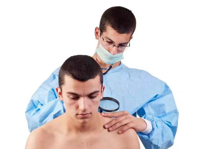 Gronkowcowe zmiany na skórze – co powinno zaniepokoić?