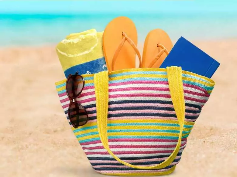 Co spakować do wakacyjnej kosmetyczki?