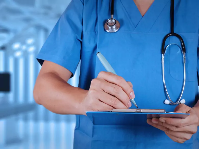 Łojotok: jakie są jego przyczyny i jak się z nim uporać?