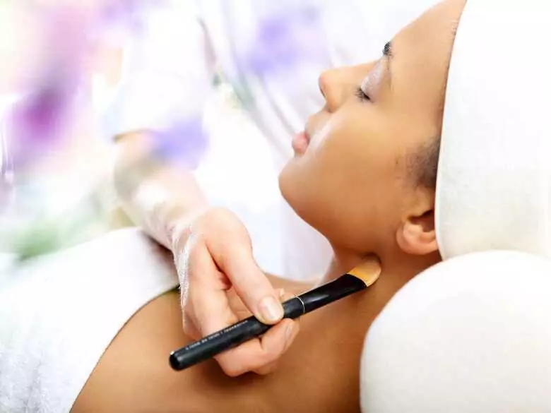 Mikrodermabrazja, peeling kawitacyjny – czy domowe zabiegi są bezpieczne?