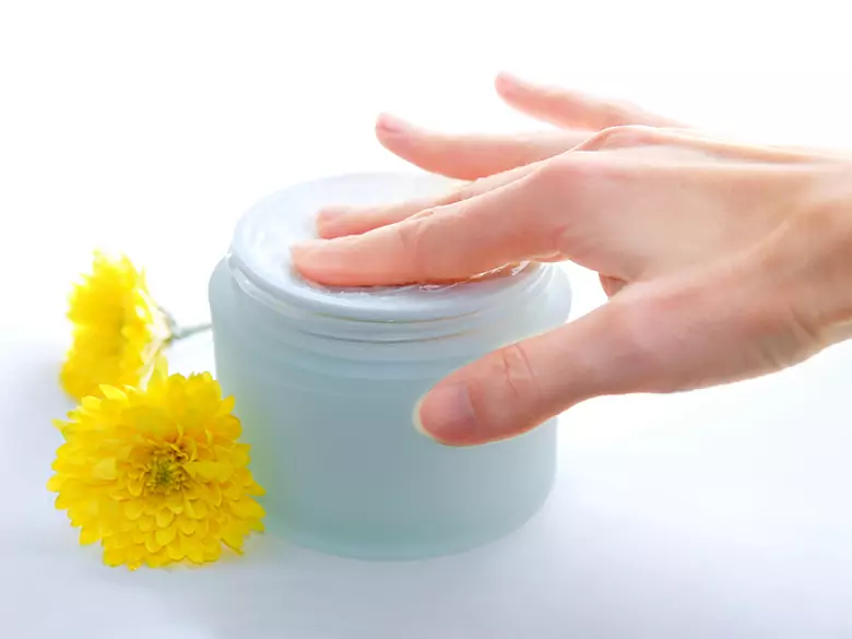 Jak pielęgnować nasze dłonie?