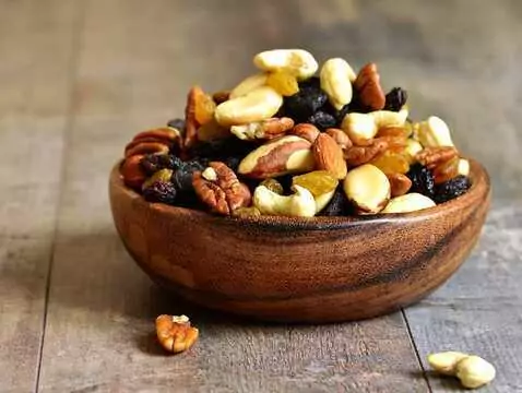 Orzechy w kosmetyce – działanie których jest najbardziej efektywne?