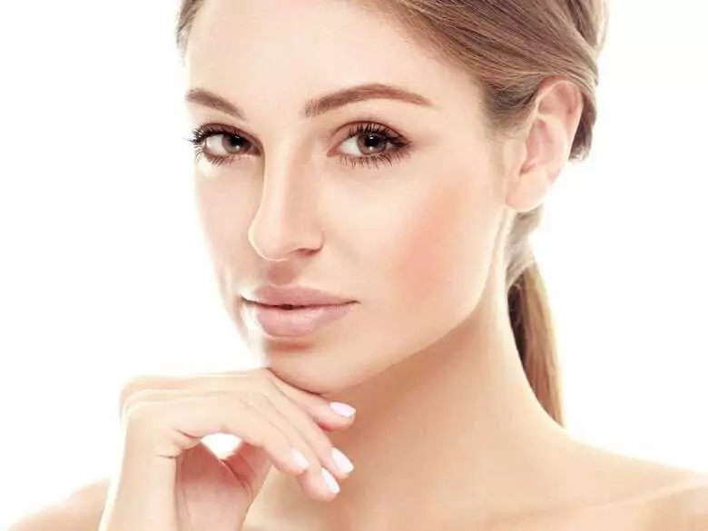 Demakijaż, odświeżenie i dobra rutyna. 3 filary głębokiego nawilżenia