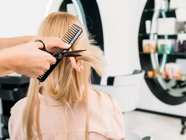 Zacznij od… końca. Jak pielęgnować końcówki włosów?